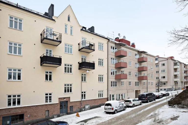 Stenbelagd Entré Brf. Mörby, Danderyd